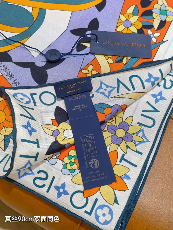 LV silk Scarf 90X90cm E14 (26)
