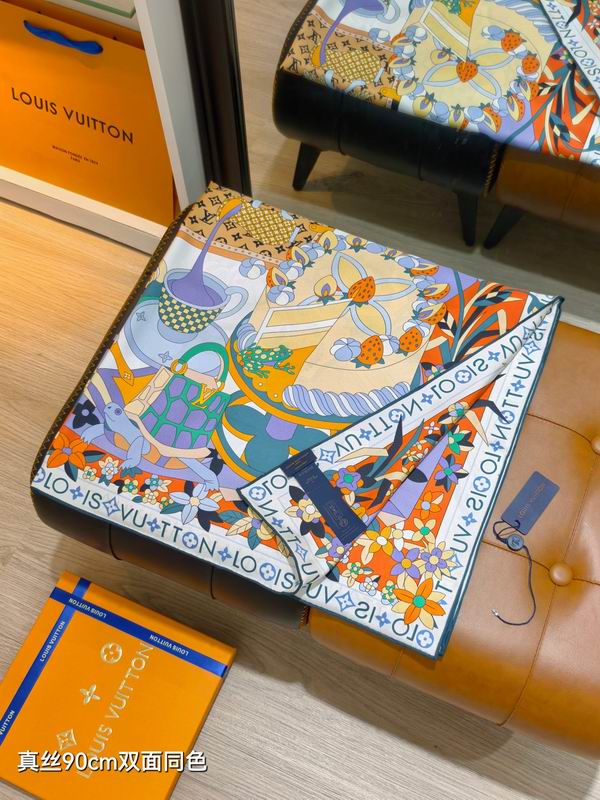 LV silk Scarf 90X90cm E14 (29)