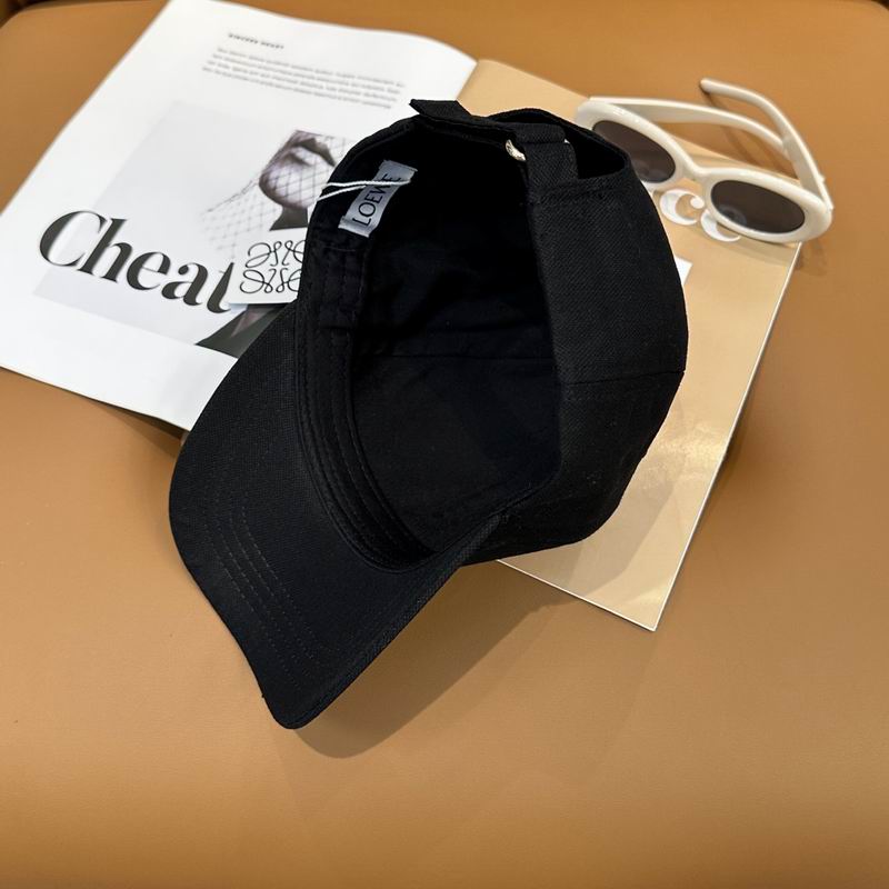 Loewe cap dx (470)