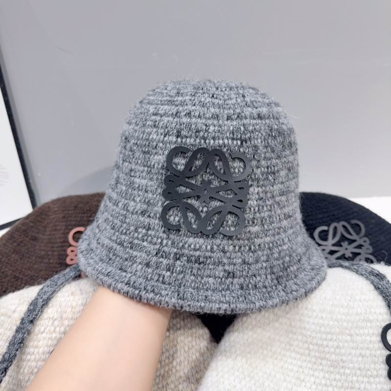 Loewe hat (365)