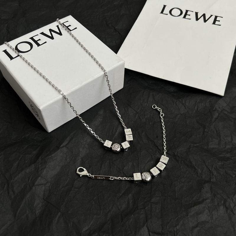 Loewe necklace 08yxq02 (3)