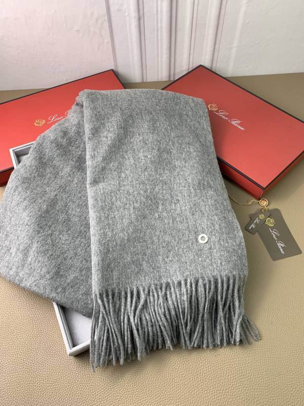 Loro Piana scarf hm (16)