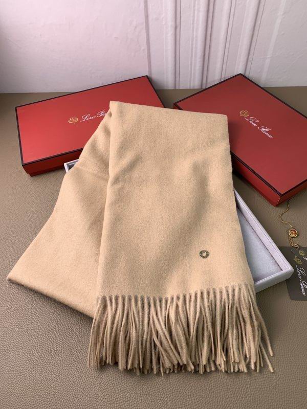 Loro Piana scarf hm (8)