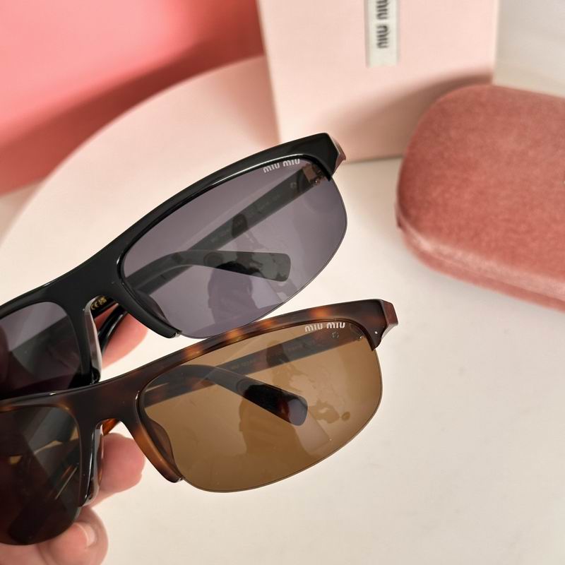 MiuMiu 122AV 64 18-125 e07