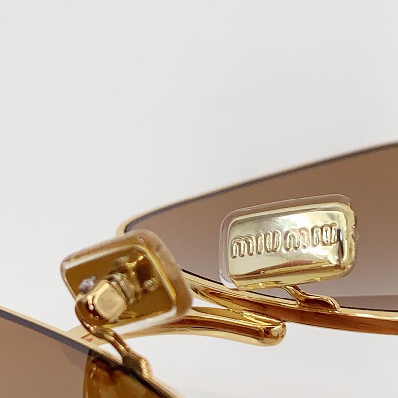 MiuMiu SMUA57 57 20-140 b07