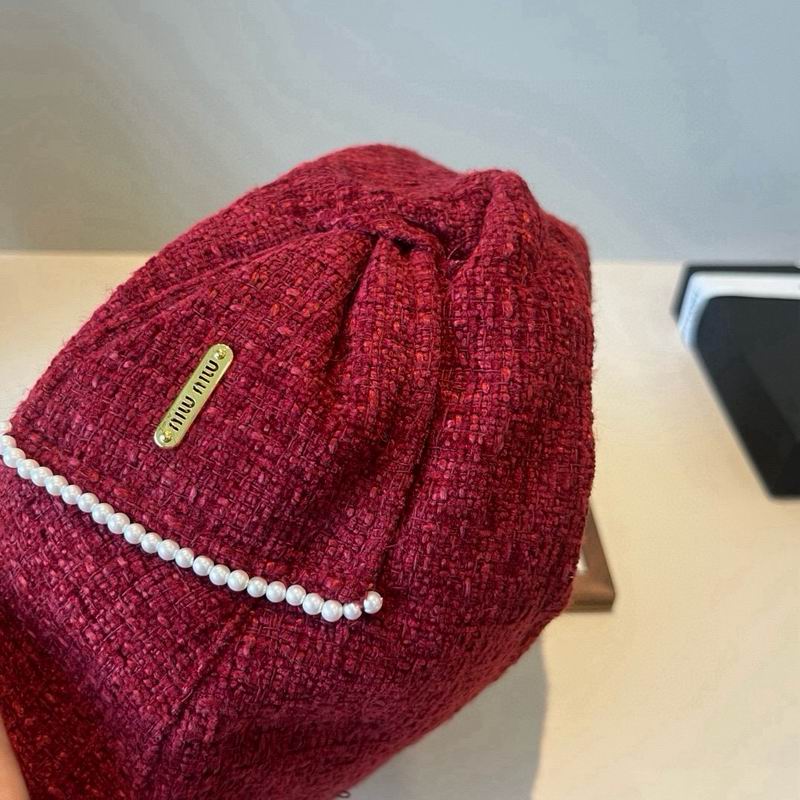 Miumiu Beret (851)