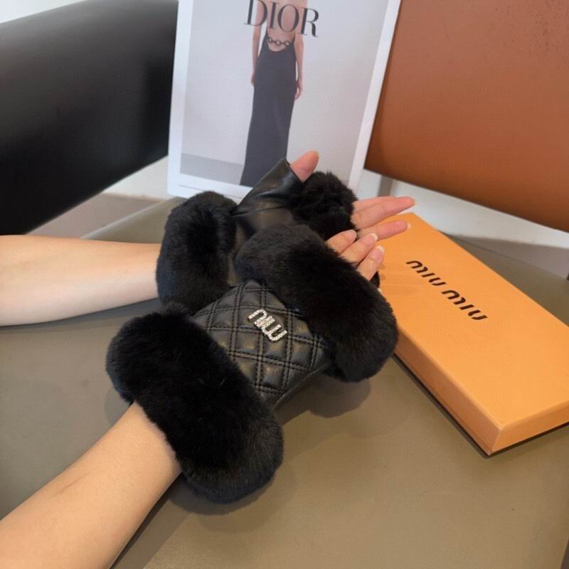 Miumiu Gloves hm (44)