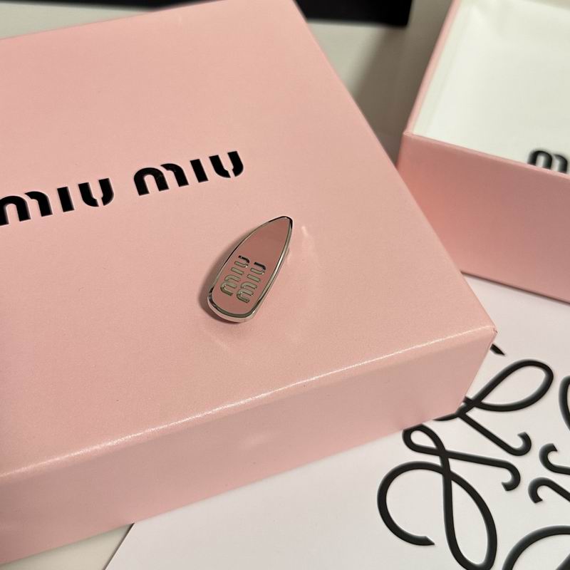 Miumiu Hairpin (7)