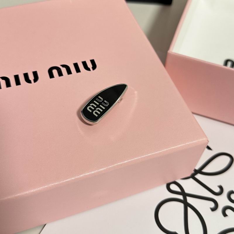 Miumiu Hairpin (9)