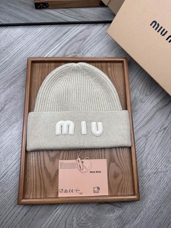 Miumiu hat dx (368)