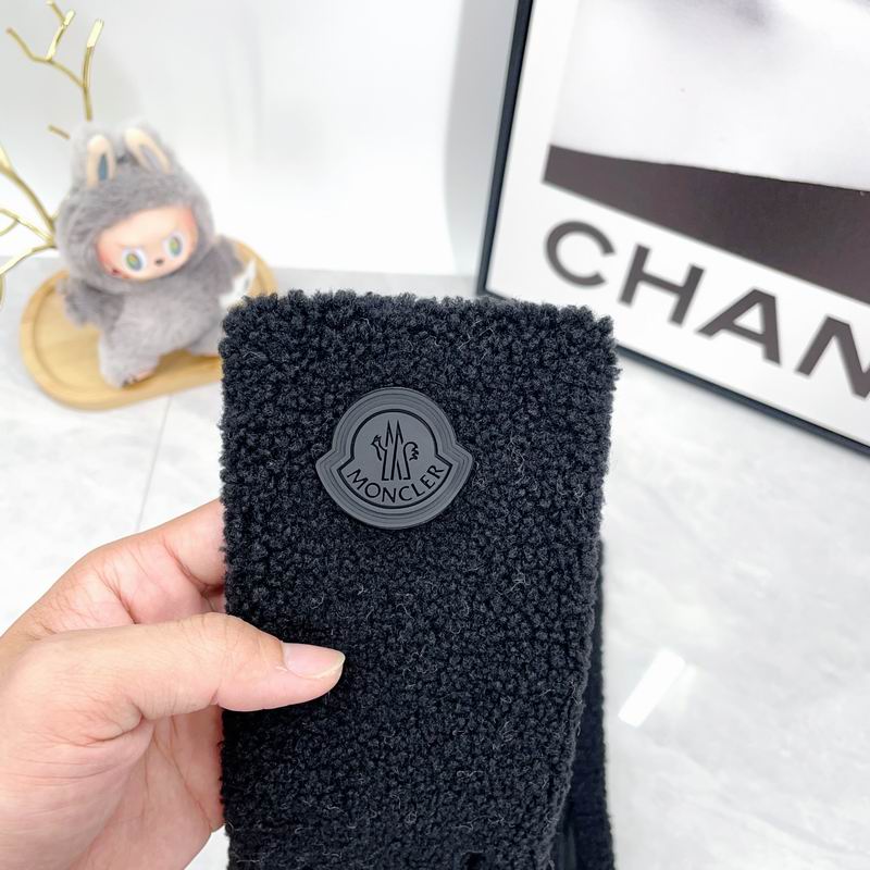 Moncler Gloves dx (207)