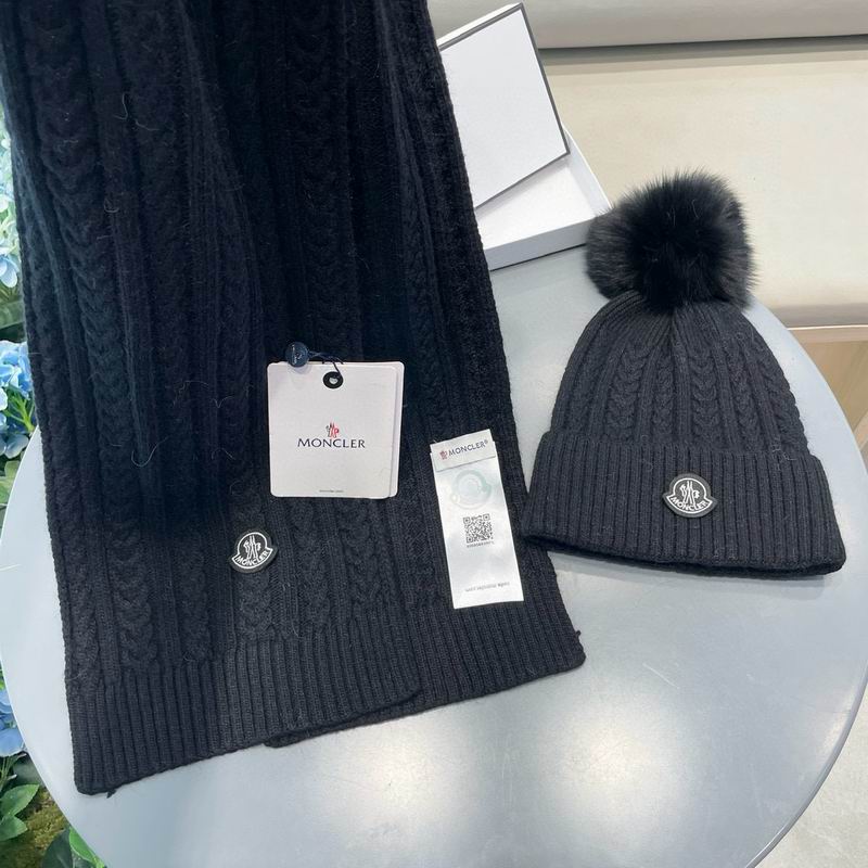 Moncler Scarf hat (120)