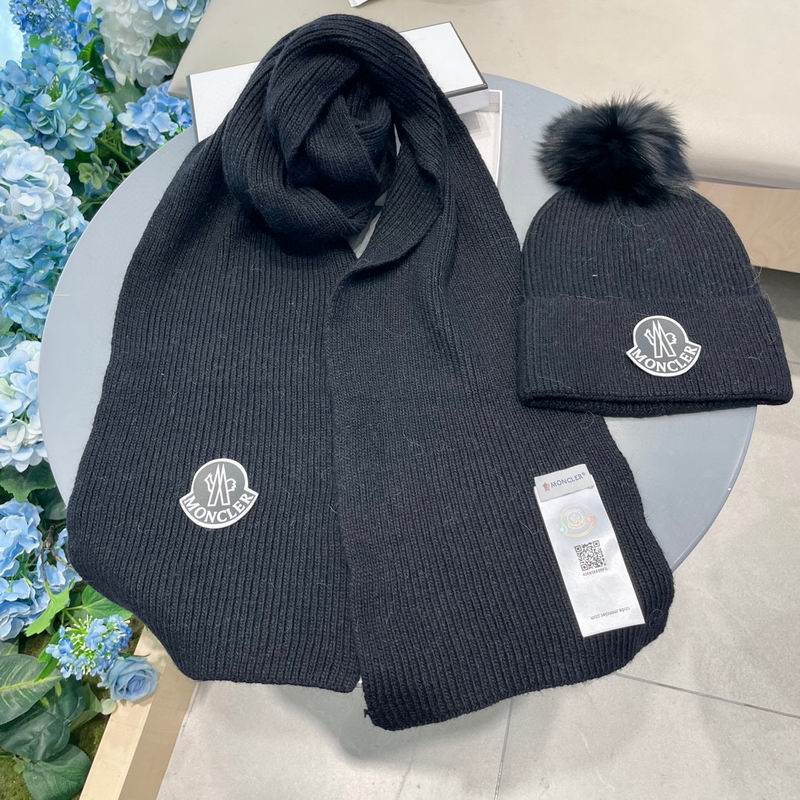 Moncler Scarf hat (262)