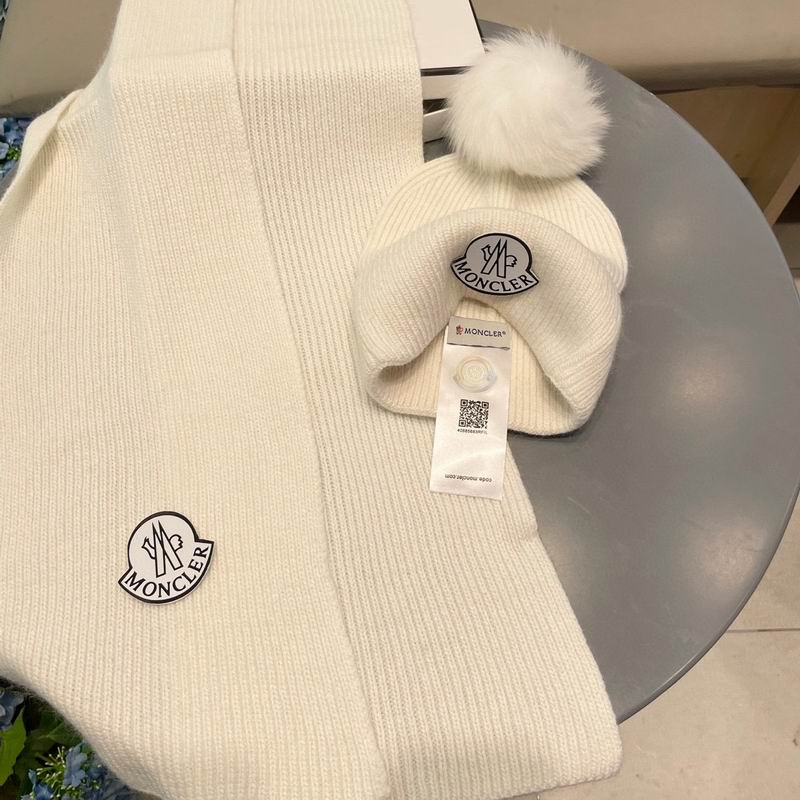 Moncler Scarf hat (272)