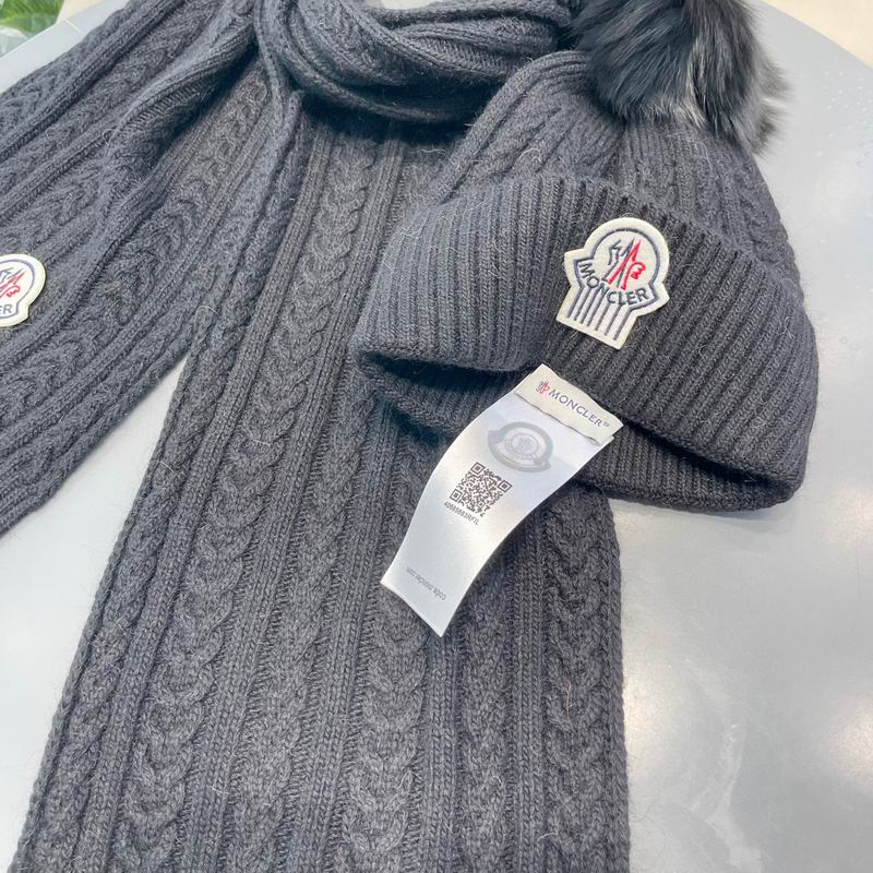 Moncler Scarf hat (317)