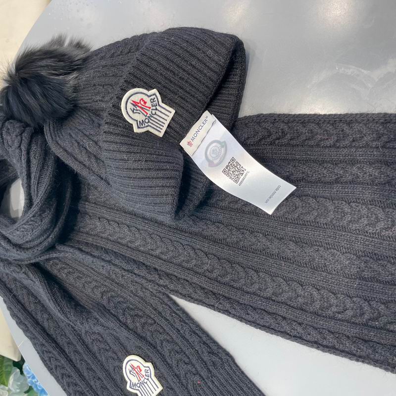 Moncler Scarf hat (318)