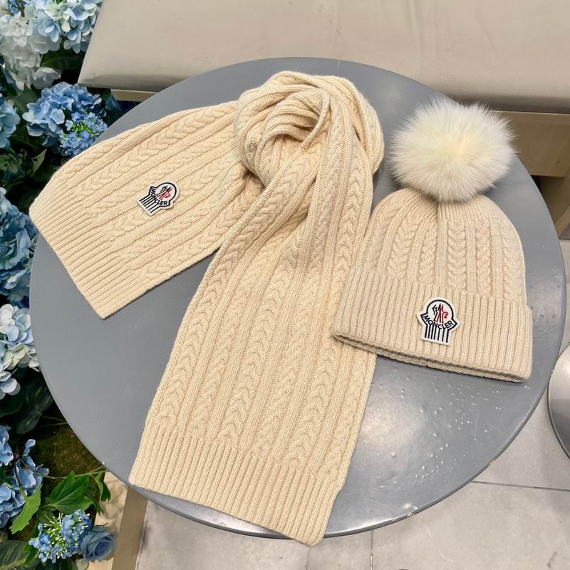 Moncler Scarf hat (330)