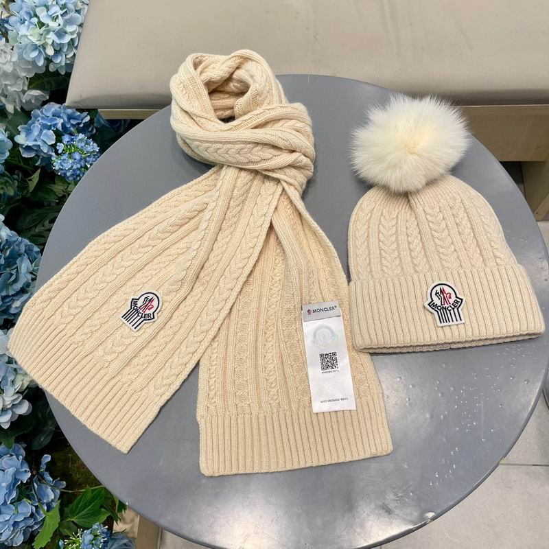 Moncler Scarf hat (332)