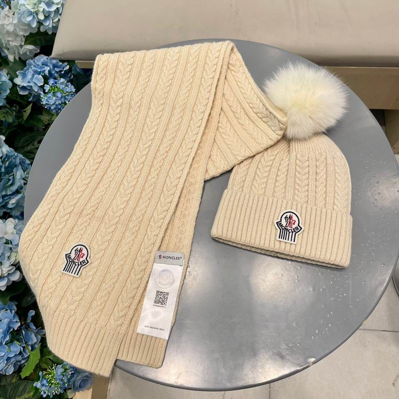 Moncler Scarf hat (334)