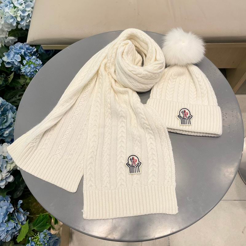 Moncler Scarf hat (336)