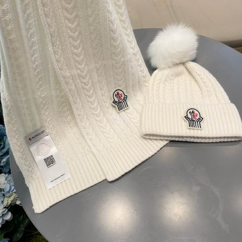 Moncler Scarf hat (338)