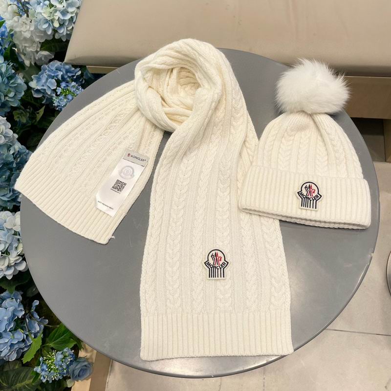 Moncler Scarf hat (339)