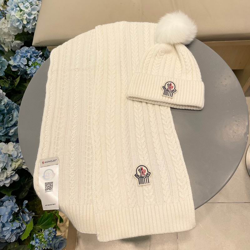 Moncler Scarf hat (341)