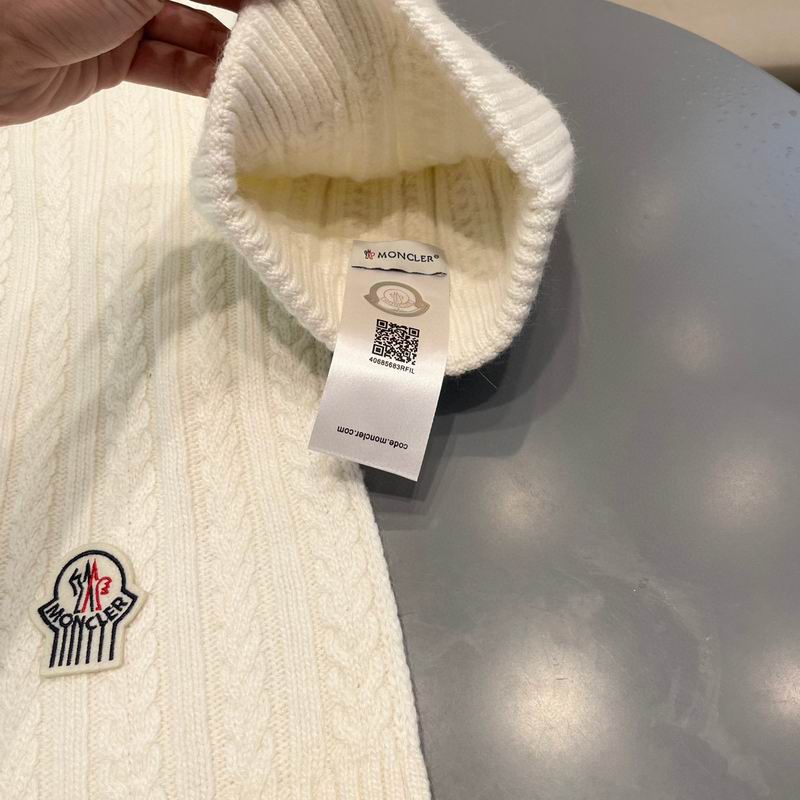 Moncler Scarf hat (342)