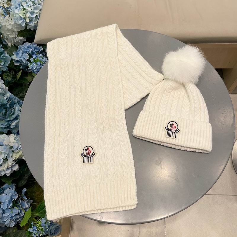 Moncler Scarf hat (343)