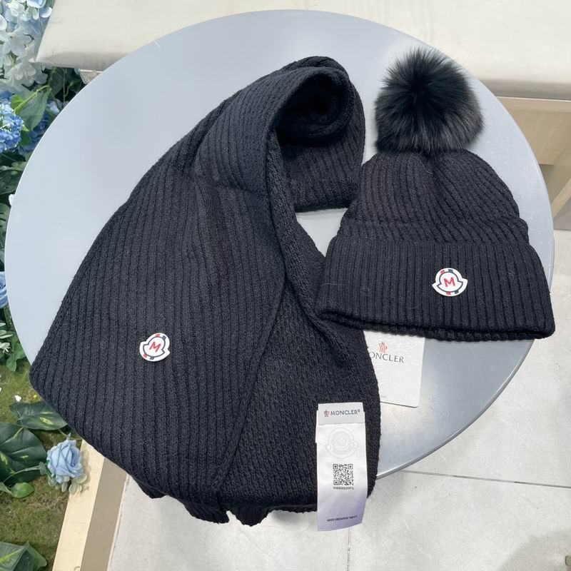 Moncler Scarf hat (390)