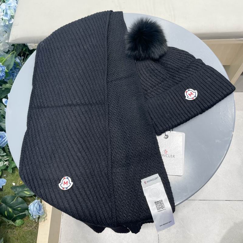 Moncler Scarf hat (392)