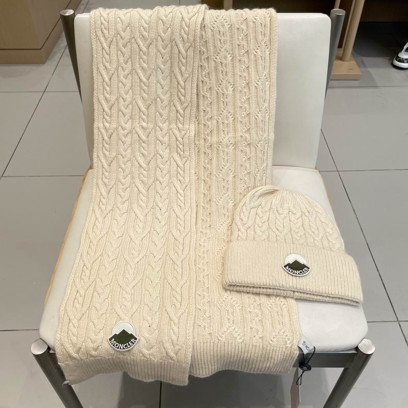 Moncler Scarf hat (40)