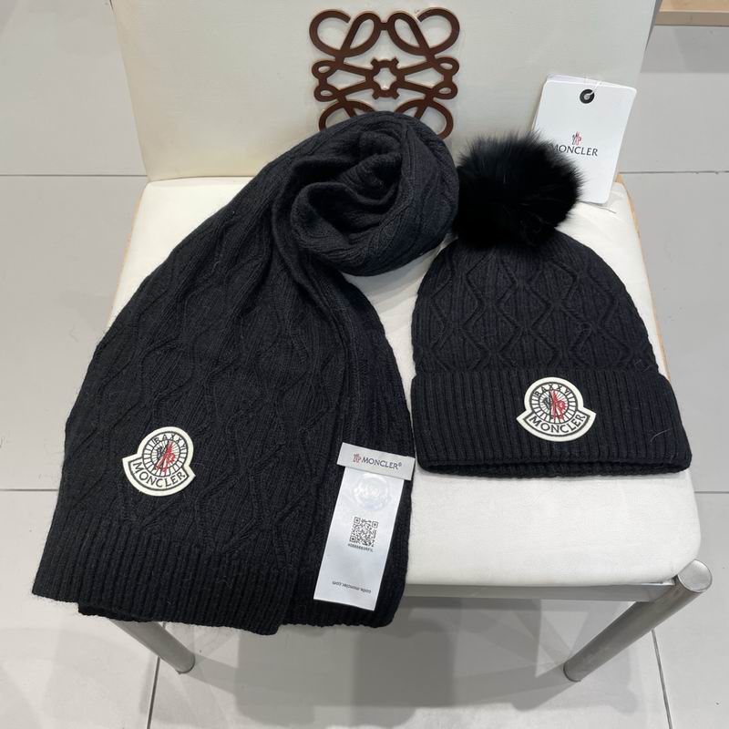Moncler Scarf hat (452)