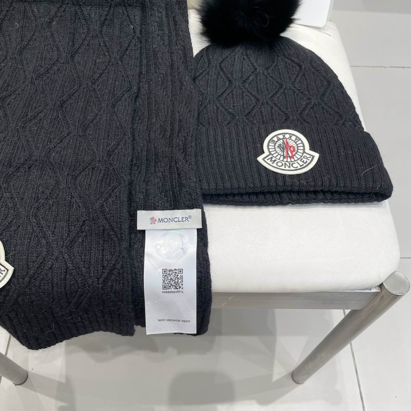 Moncler Scarf hat (453)