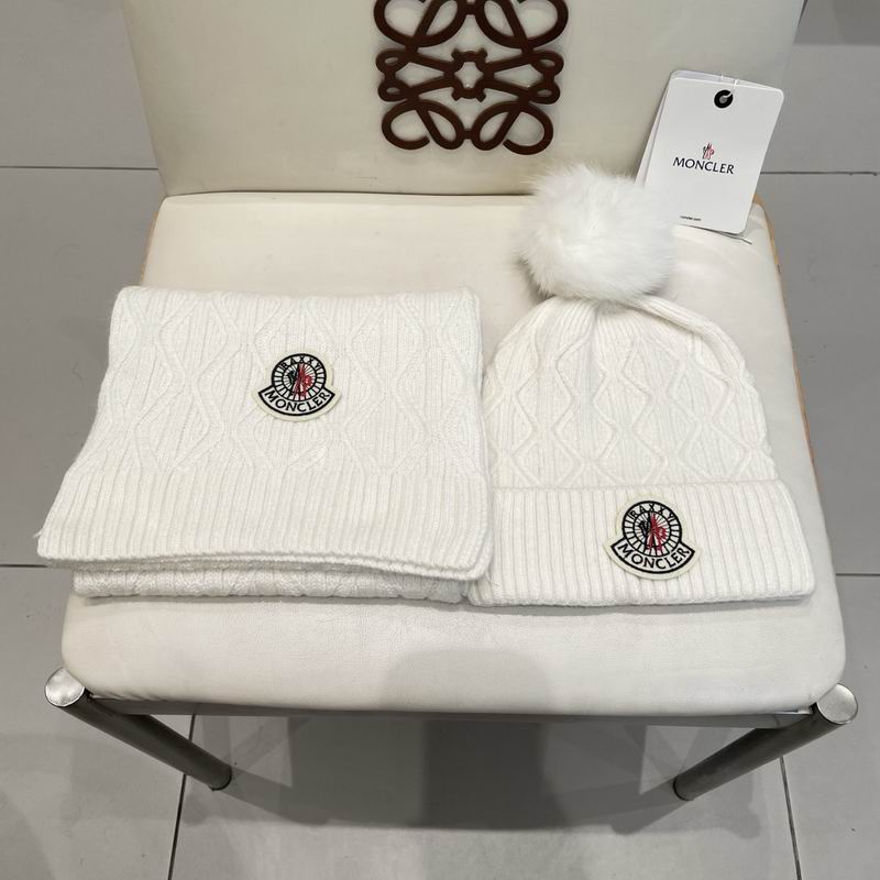 Moncler Scarf hat (461)