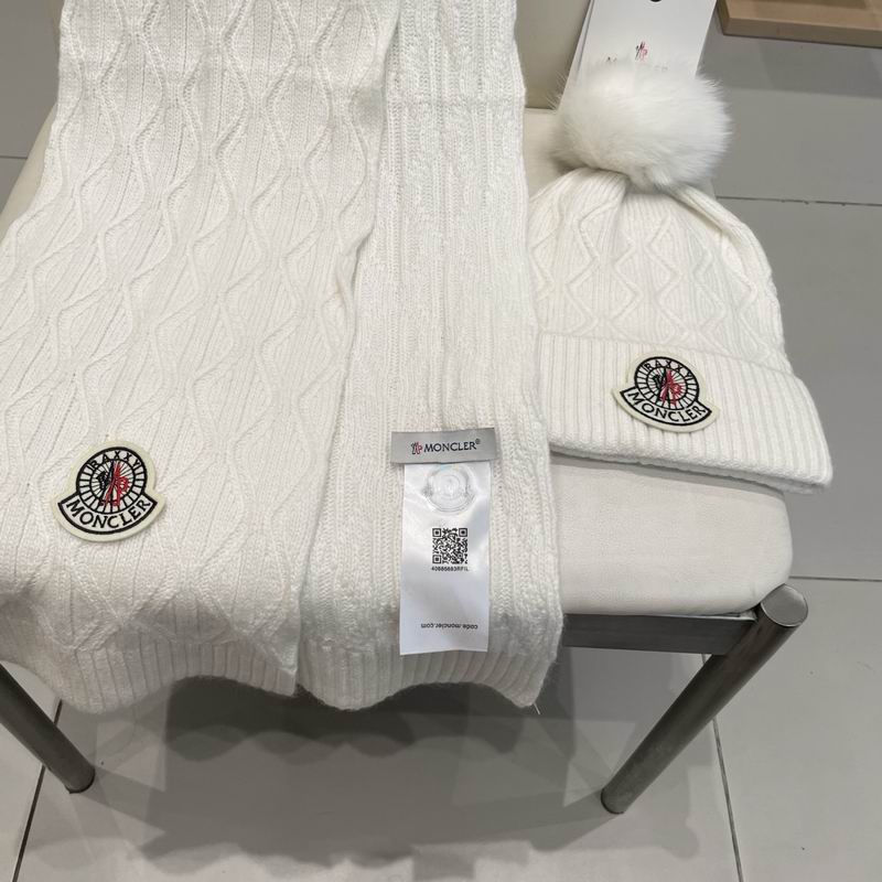 Moncler Scarf hat (462)