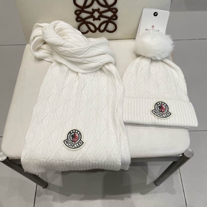 Moncler Scarf hat (466)