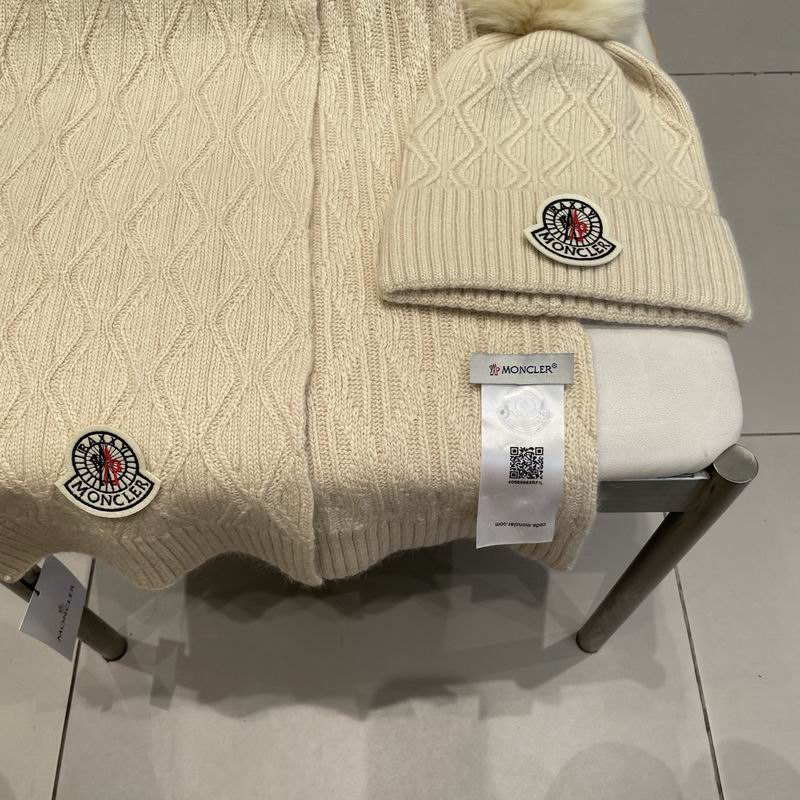 Moncler Scarf hat (470)