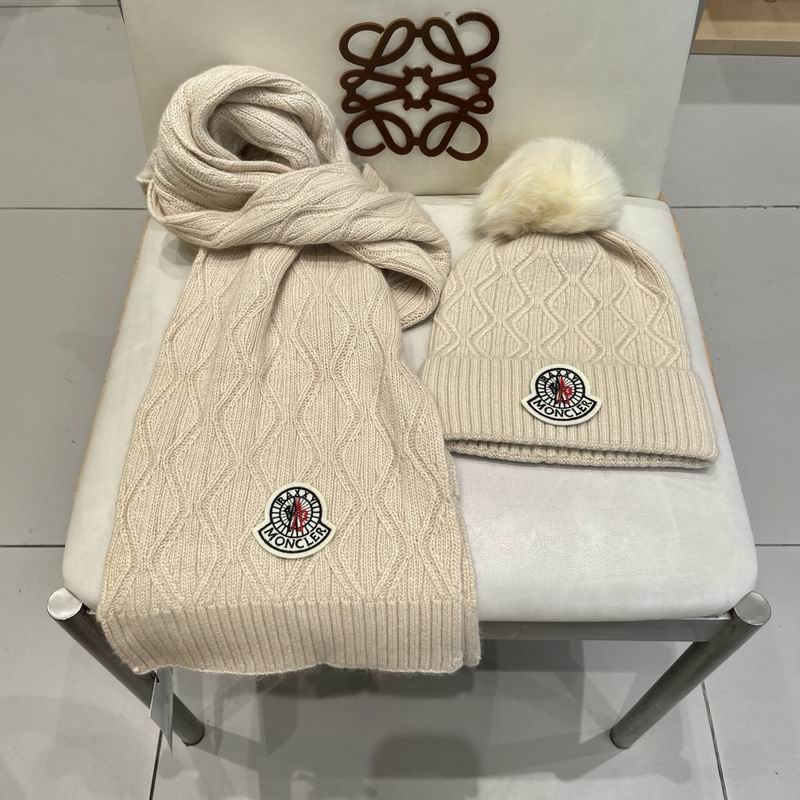 Moncler Scarf hat (473)