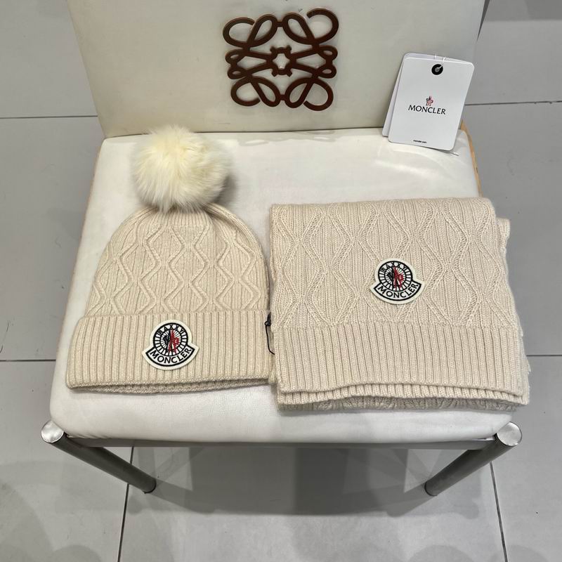Moncler Scarf hat (478)