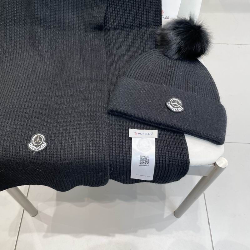 Moncler Scarf hat (538)