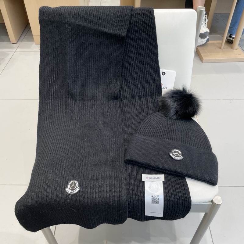 Moncler Scarf hat (539)