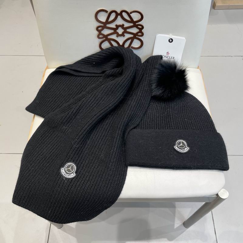 Moncler Scarf hat (543)