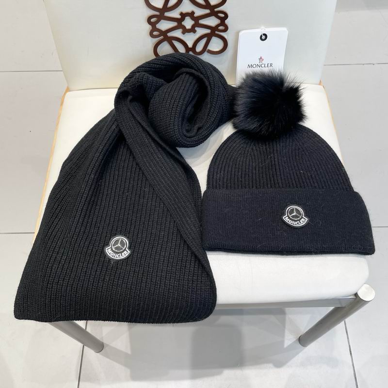 Moncler Scarf hat (544)