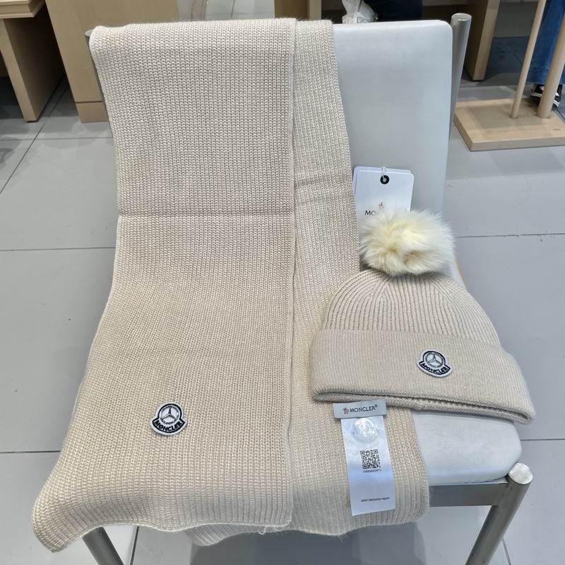 Moncler Scarf hat (548)