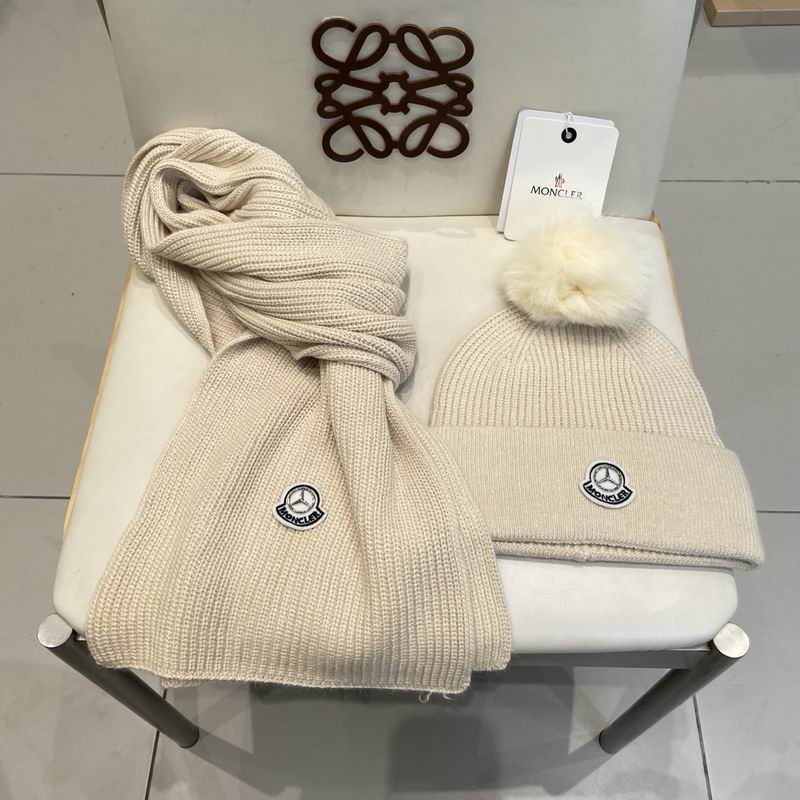 Moncler Scarf hat (550)