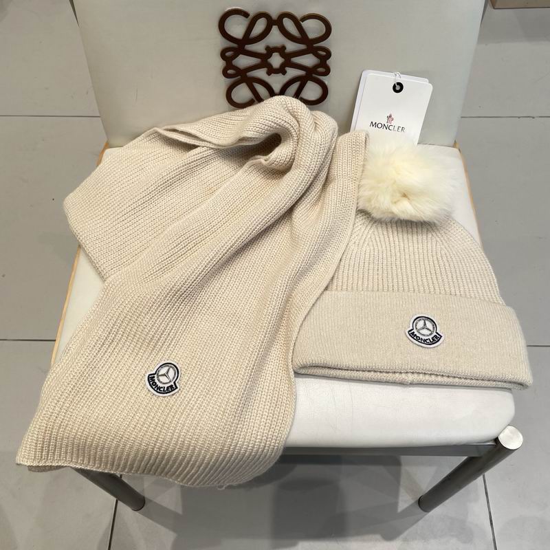 Moncler Scarf hat (552)