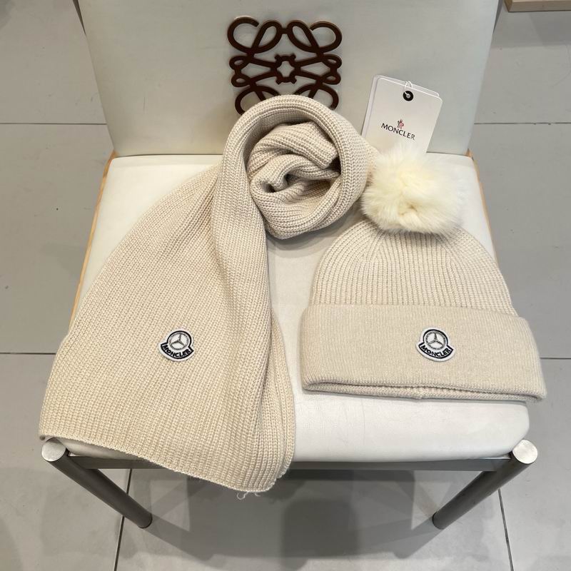 Moncler Scarf hat (553)
