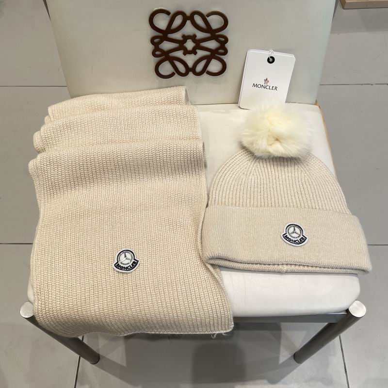 Moncler Scarf hat (554)