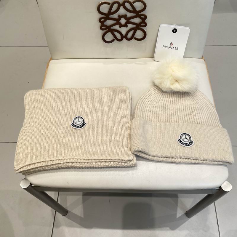 Moncler Scarf hat (555)
